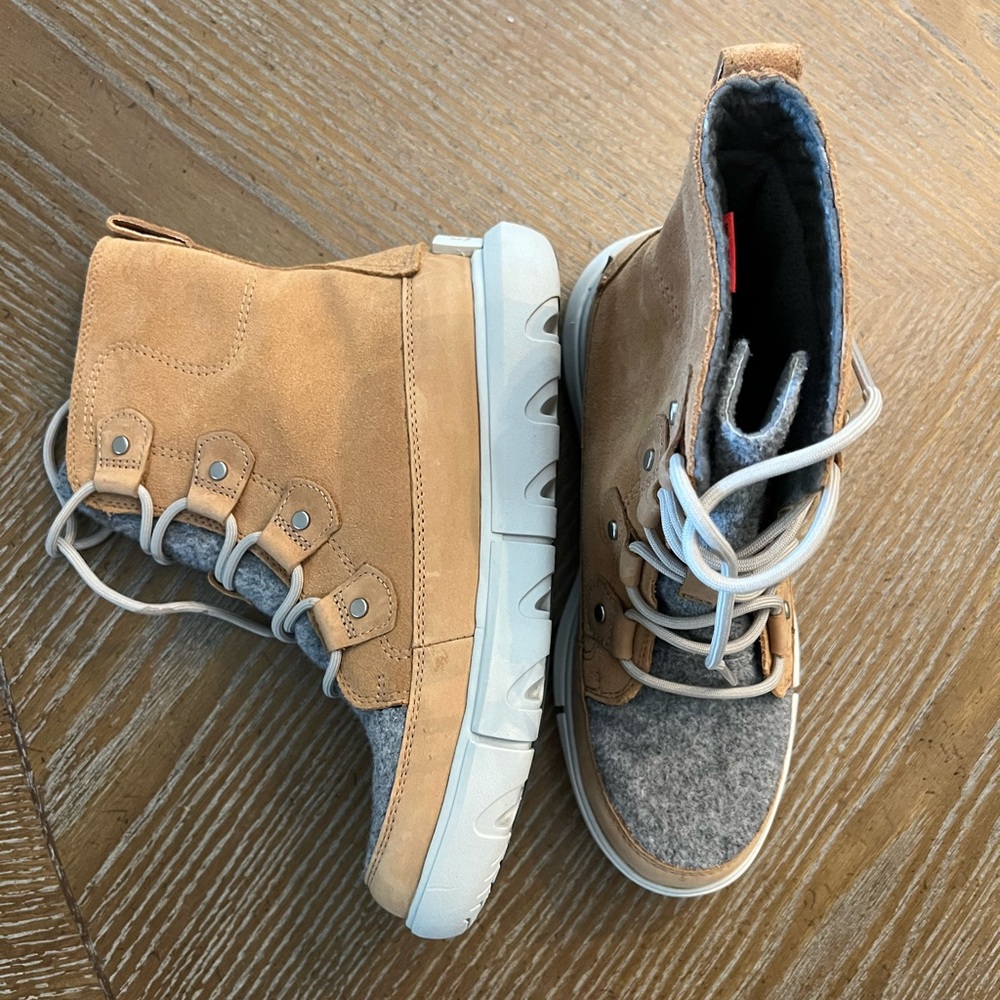 Sorel Tan and Gray Women's Lace-Up Casual Boots - Picture 4 of 13